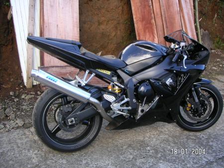 R1 ya pa ke rossi ki c fer sa !!!!